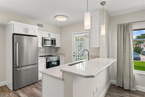 Copropriété à vendre à Maitland, Floride: 2 chambres, 75.81 m2 № 2284479 - photo 10