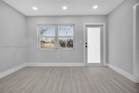 House in Miramar, Florida 2 bedrooms, 60.01 sq.m. № 2003351 - photo 13