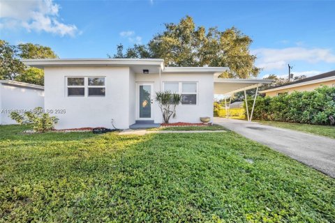 House in Miramar, Florida 2 bedrooms, 60.01 sq.m. № 2003351