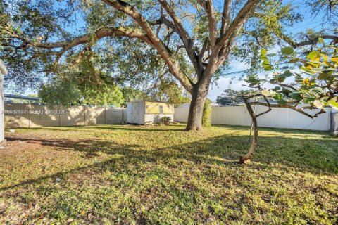 House in Miramar, Florida 2 bedrooms, 60.01 sq.m. № 2003351 - photo 7