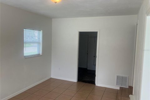 House in Clearwater, Florida 3 bedrooms, 120.87 sq.m. № 1855579 - photo 28