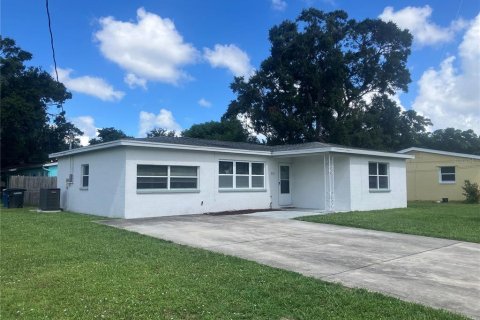 House in Clearwater, Florida 3 bedrooms, 120.87 sq.m. № 1855579 - photo 1