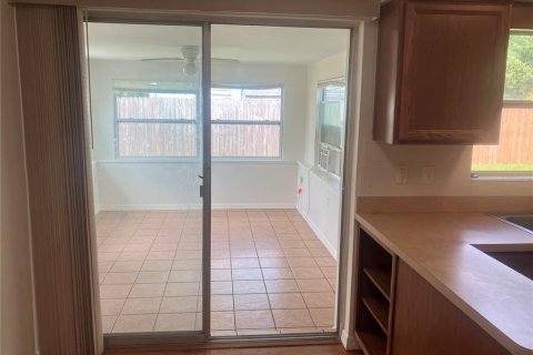 House in Clearwater, Florida 3 bedrooms, 120.87 sq.m. № 1855579 - photo 25