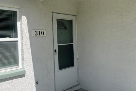 House in Clearwater, Florida 3 bedrooms, 120.87 sq.m. № 1855579 - photo 4