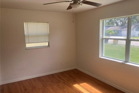 House in Clearwater, Florida 3 bedrooms, 120.87 sq.m. № 1855579 - photo 16