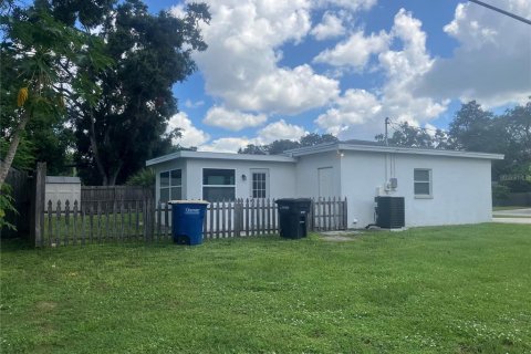 House in Clearwater, Florida 3 bedrooms, 120.87 sq.m. № 1855579 - photo 12