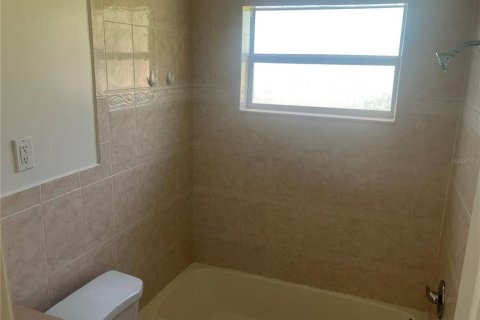 House in Clearwater, Florida 3 bedrooms, 120.87 sq.m. № 1855579 - photo 22