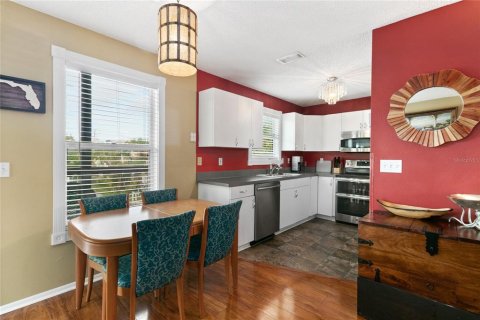 Apartamento en alquiler en Bradenton Beach, Florida, 2 dormitorios, 140.38 m2 № 2108543 - foto 9