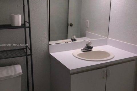 Copropriété à louer à Miami, Floride: 1 chambre № 1983564 - photo 7