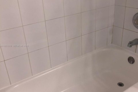 Copropriété à louer à Miami, Floride: 1 chambre № 1983564 - photo 6