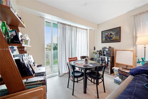 Condo in Miami, Florida, 2 bedrooms  № 1776129 - photo 7
