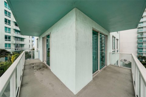 Condo in Miami, Florida, 2 bedrooms  № 1776129 - photo 19
