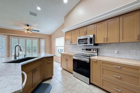 House in Hudson, Florida 3 bedrooms, 179.67 sq.m. № 1792658 - photo 17
