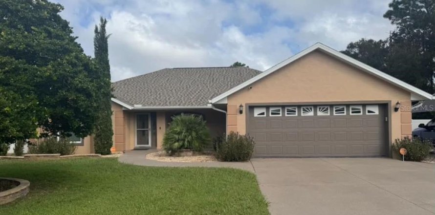 Villa ou maison à Summerfield, Floride 4 chambres, 222.97 m2 № 2433104