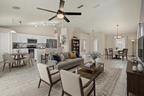Villa ou maison à vendre à Tampa, Floride: 4 chambres, 154.68 m2 № 2424194 - photo 3
