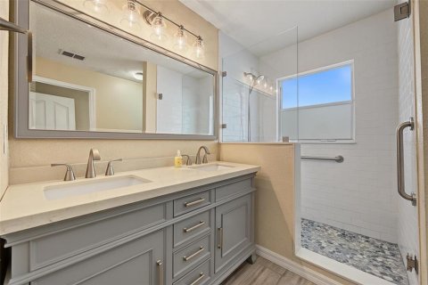 Villa ou maison à vendre à Tampa, Floride: 4 chambres, 154.68 m2 № 2424194 - photo 17