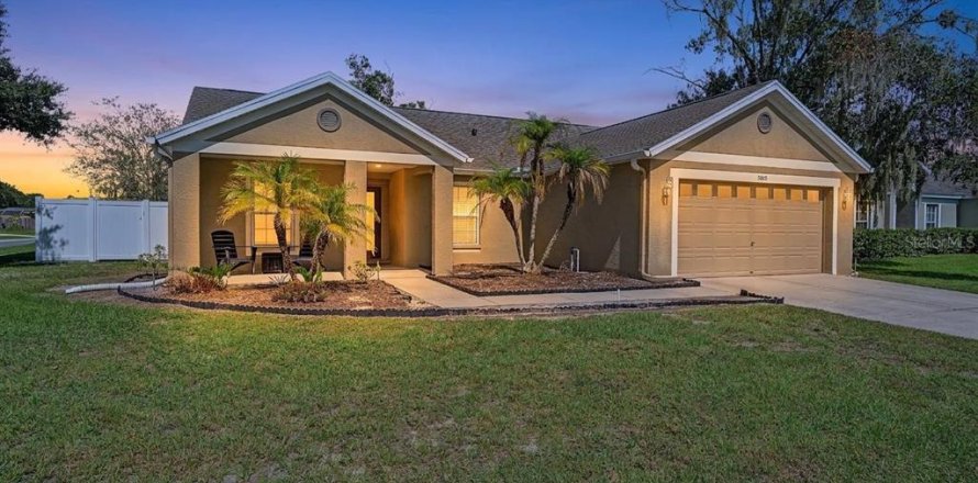 Villa ou maison à Tampa, Floride 4 chambres, 154.68 m2 № 2424194