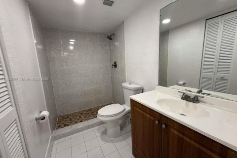 Condominio en alquiler en Miami, Florida, 2 dormitorios, 64.1 m2 № 1890494 - foto 19