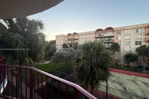 Condominio en alquiler en Miami, Florida, 2 dormitorios, 64.1 m2 № 1890494 - foto 20