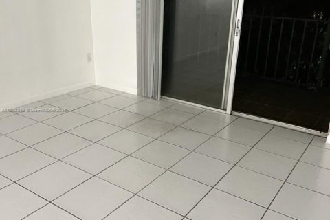 Condominio en alquiler en Miami, Florida, 2 dormitorios, 64.1 m2 № 1890494 - foto 16
