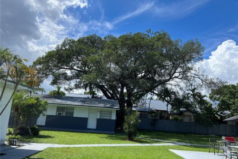 Villa ou maison à louer à Hallandale Beach, Floride: 1 chambre № 1990843 - photo 3