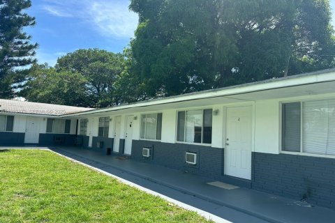 Villa ou maison à louer à Hallandale Beach, Floride: 1 chambre № 1990843 - photo 1