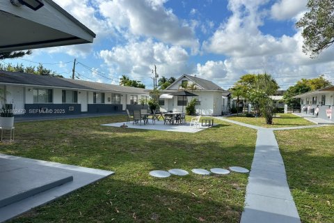 Villa ou maison à louer à Hallandale Beach, Floride: 1 chambre № 1990843 - photo 2