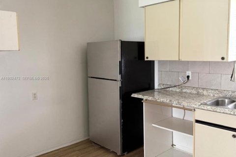 Villa ou maison à louer à Hallandale Beach, Floride: 1 chambre № 1990843 - photo 8