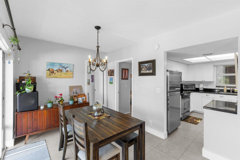 Condo in Fort Lauderdale, Florida, 1 bedroom № 2183239 - photo 23