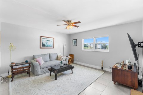 Condo in Fort Lauderdale, Florida, 1 bedroom № 2183239 - photo 21