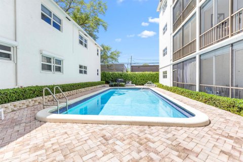 Condo in Fort Lauderdale, Florida, 1 bedroom № 2183239 - photo 27