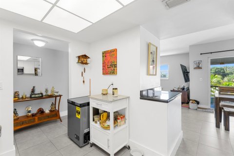 Condo in Fort Lauderdale, Florida, 1 bedroom № 2183239 - photo 9