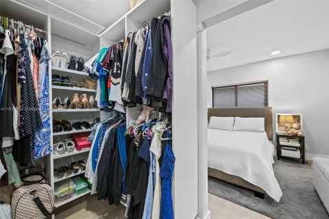 Casa en venta en Fort Lauderdale, Florida, 3 dormitorios № 1966026 - foto 28