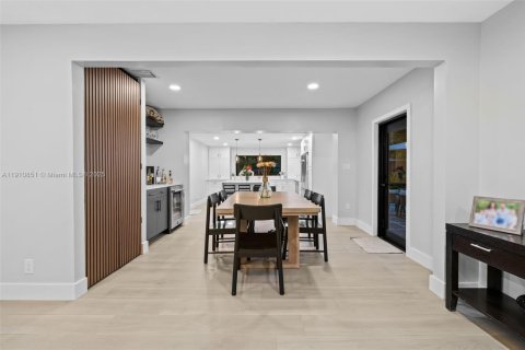 Casa en venta en Fort Lauderdale, Florida, 3 dormitorios № 1966026 - foto 18