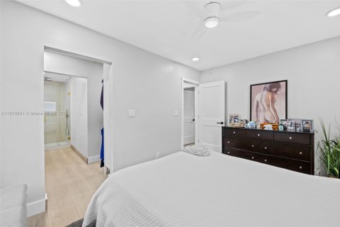 Casa en venta en Fort Lauderdale, Florida, 3 dormitorios № 1966026 - foto 25