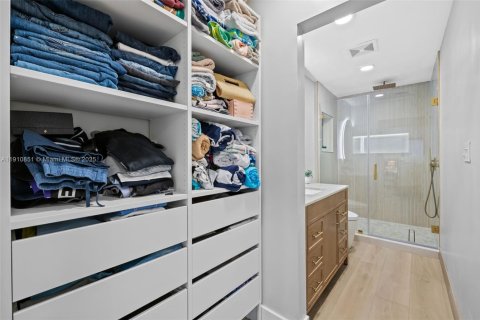 Casa en venta en Fort Lauderdale, Florida, 3 dormitorios № 1966026 - foto 27