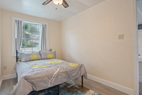House in Orlando, Florida 5 bedrooms, 246.19 sq.m. № 1822493 - photo 18