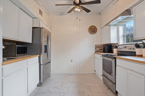 House in Orlando, Florida 5 bedrooms, 246.19 sq.m. № 1822493 - photo 8