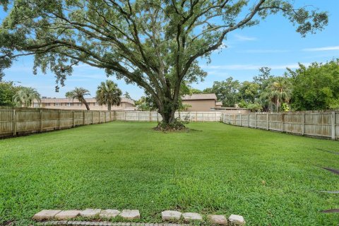House in Orlando, Florida 5 bedrooms, 246.19 sq.m. № 1822493 - photo 4