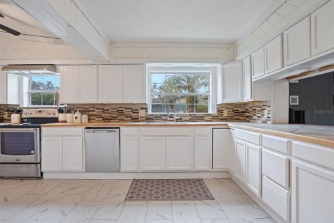 House in Orlando, Florida 5 bedrooms, 246.19 sq.m. № 1822493 - photo 6