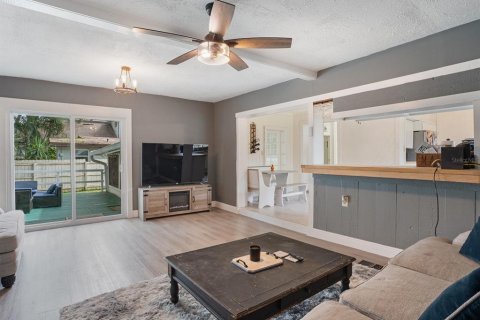 House in Orlando, Florida 5 bedrooms, 246.19 sq.m. № 1822493 - photo 22