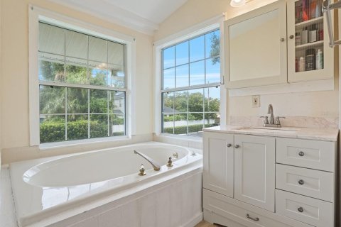 House in Orlando, Florida 5 bedrooms, 246.19 sq.m. № 1822493 - photo 27