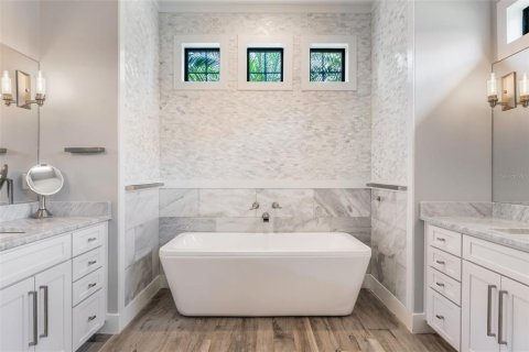 Villa ou maison à vendre à Oviedo, Floride: 4 chambres, 261.98 m2 № 1844378 - photo 3