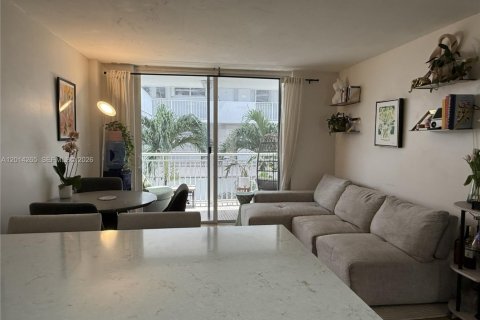 Снять в аренду кондоминиум в Майами-Бич, Флорида 2 спальни, 69.86м2, № 2076243 - фото 6