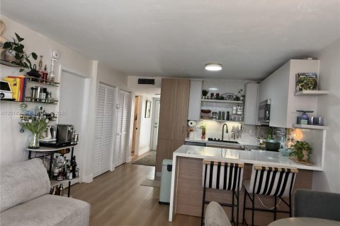Снять в аренду кондоминиум в Майами-Бич, Флорида 2 спальни, 69.86м2, № 2076243 - фото 5