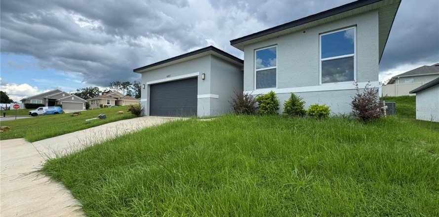 House in Ocala, Florida 4 bedrooms, 166.95 sq.m. № 1823290