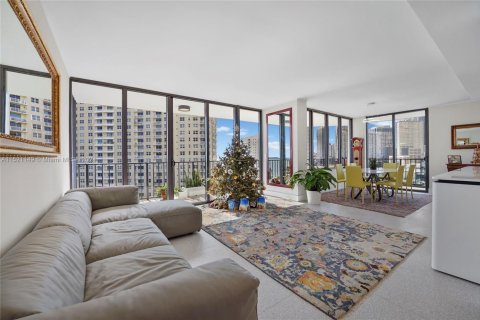 Купить кондоминиум в Майами, Флорида 2 спальни, 127.93м2, № 1698648 - фото 10