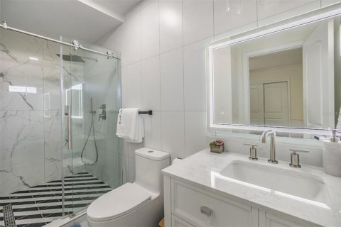 House in Clearwater, Florida 4 bedrooms, 245.91 sq.m. № 1677191 - photo 24