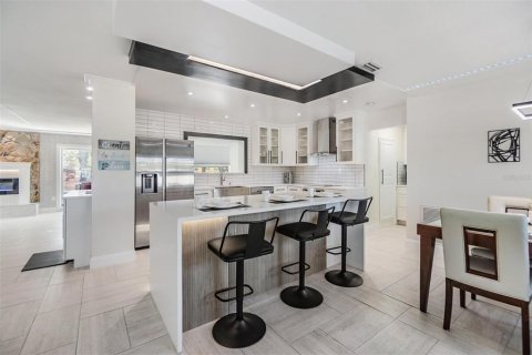 House in Clearwater, Florida 4 bedrooms, 245.91 sq.m. № 1677191 - photo 12