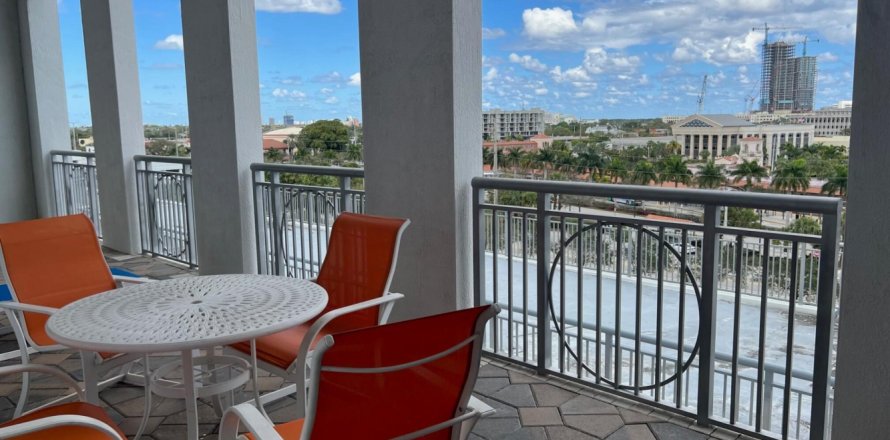 Condominio en West Palm Beach, Florida, 2 dormitorios № 1188563